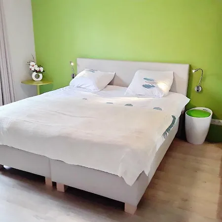 Bed & Breakfast Le Jardin Du Bord De Meuse *