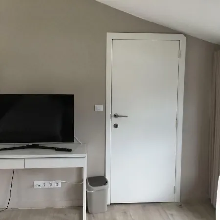 فندق مبيت وإفطار Le Jardin Du Bord De Meuse