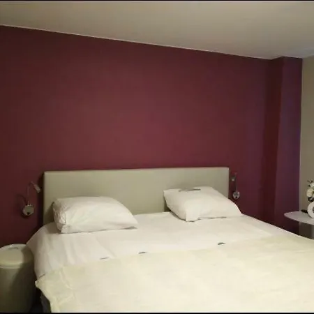 Le Jardin Du Bord De Meuse فندق مبيت وإفطار *