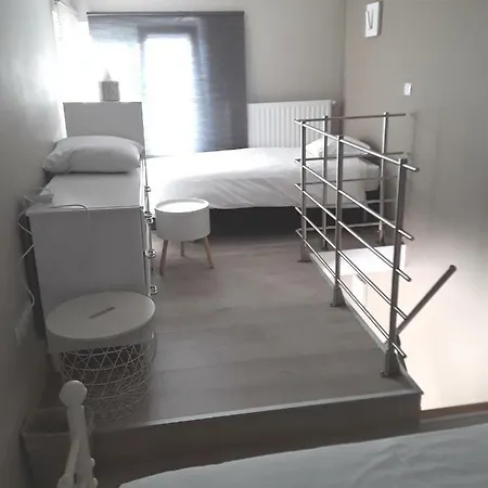 Le Jardin Du Bord De Meuse Bed & Breakfast *